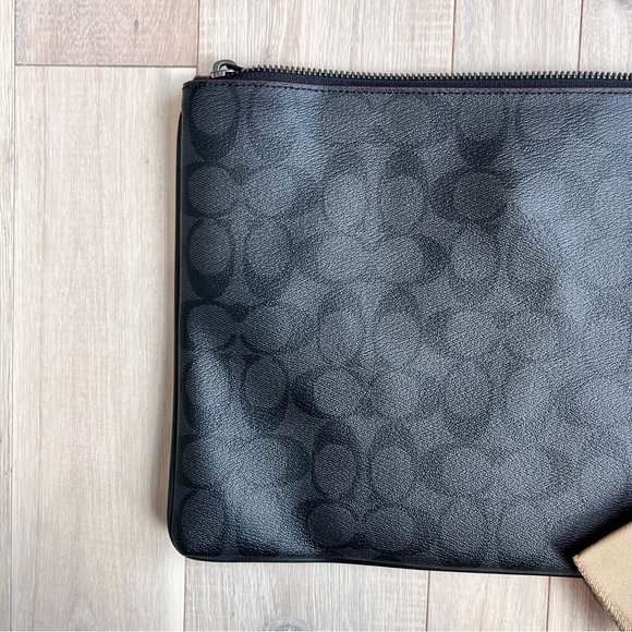 NWOT Coach Large Pouch Signature Canvas Shad - Picture 4 of 16